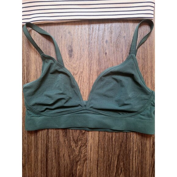 New 2 Aerie Bras - Picture 4 of 10